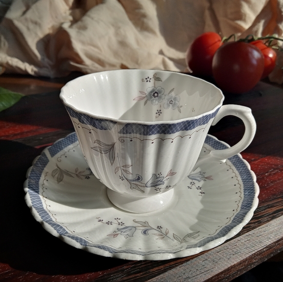 Royal Stafford bone china England. Cup and saucer. Make Believe (pattern). . - Picture 1 of 12
